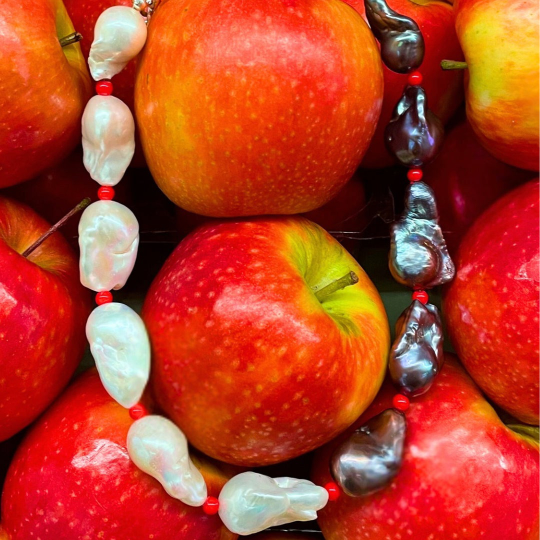 dadybones Yin and Yang Baroque Choker *red*